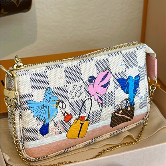 Authentic Louis Vuitton Limited Edition Damier Azur Mini Pochette 2018 ✨ - Picture 3 of 12